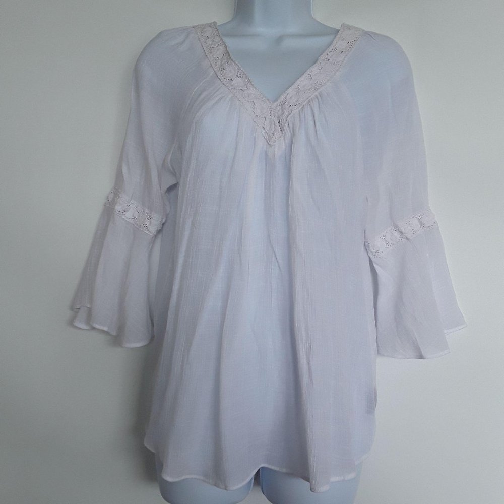 iZ Byer Boho Chic Blouse V-neck & Back Bel…